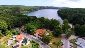 Wodna plaża i sporty wodne